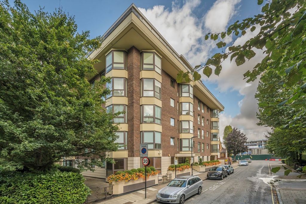 Property photo 1 of 9