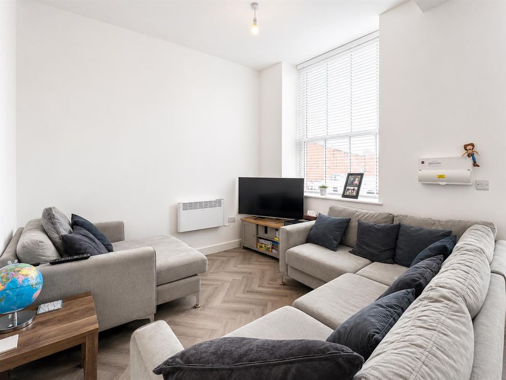 Property photo 2 of 13