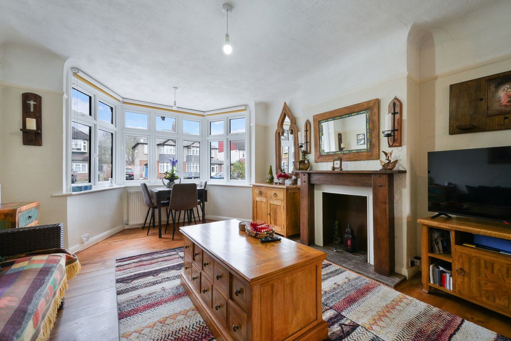 Property photo 2 of 21 Picture No. 15