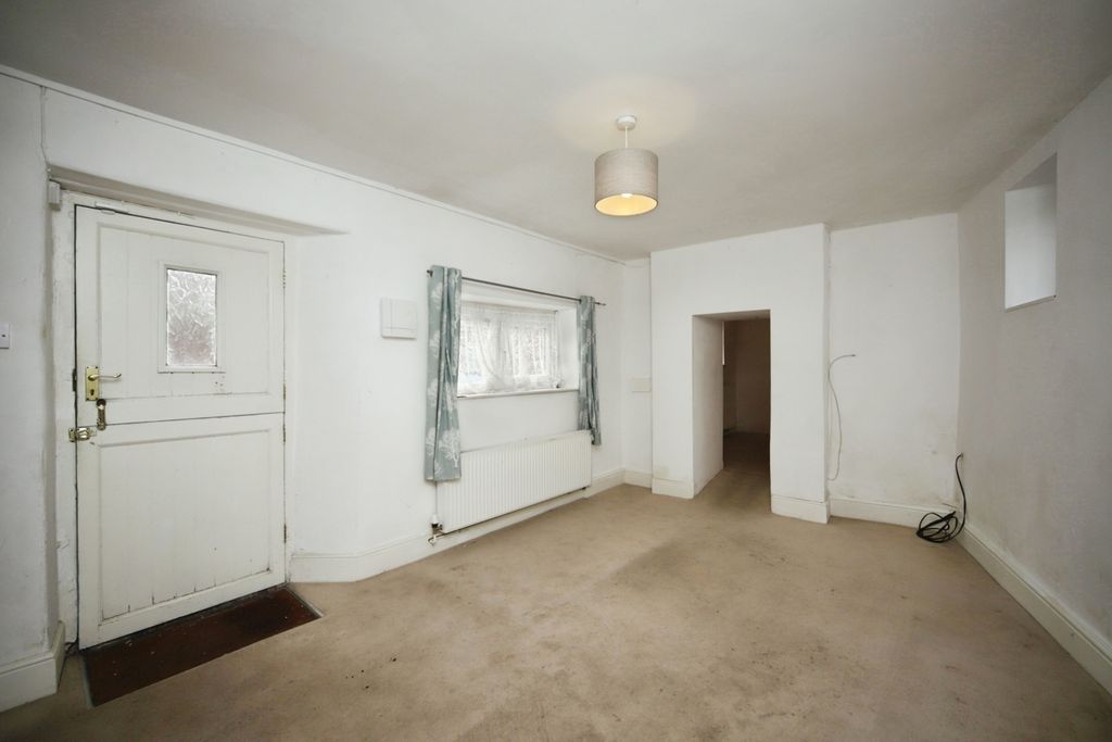 Property photo 3 of 7 Photo