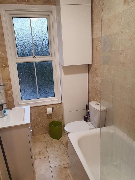 Property photo 2 of 8 Bathroom (2).Jpg