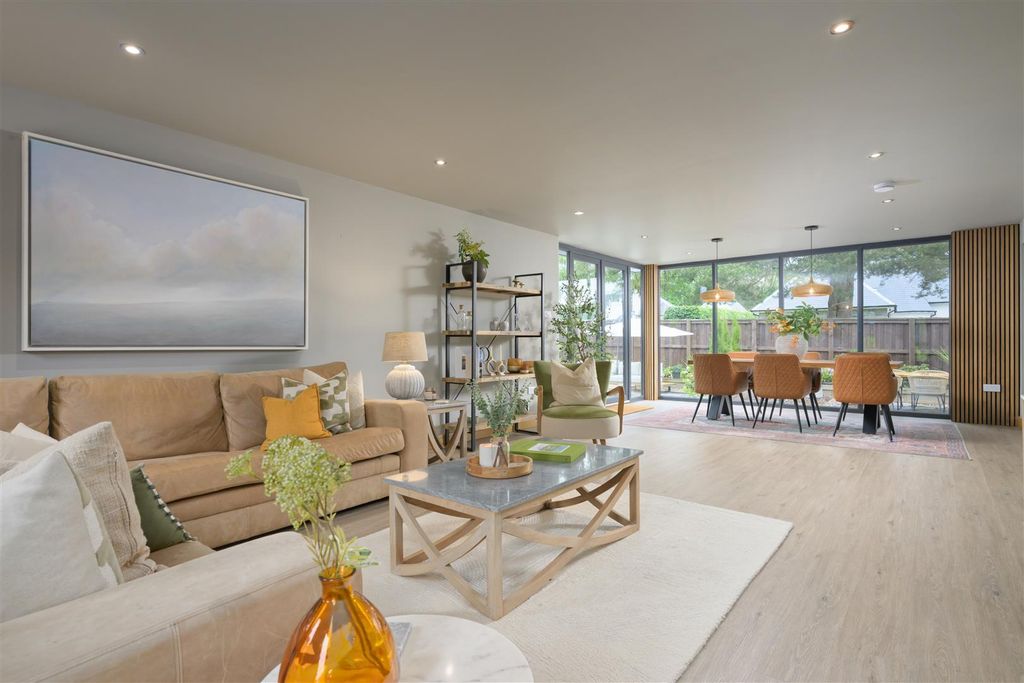 Property photo 3 of 58 27Airlie-0026.Jpg