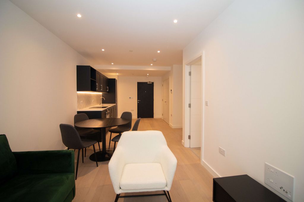 Property photo 3 of 24