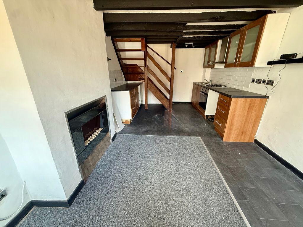Property photo 2 of 4 Living Room