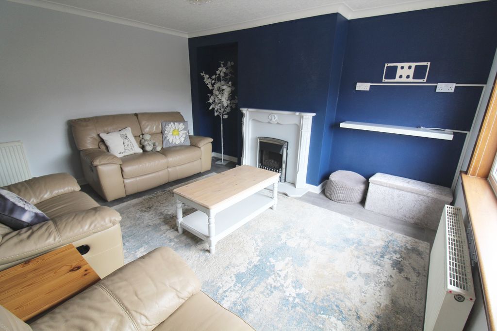 Property photo 3 of 23