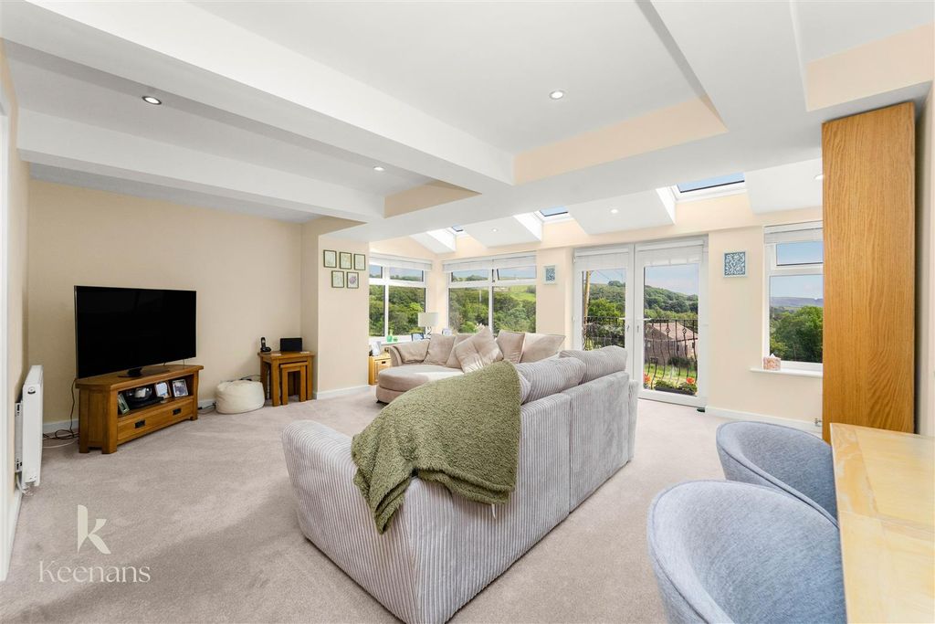 Property photo 1 of 61 9.Jpg