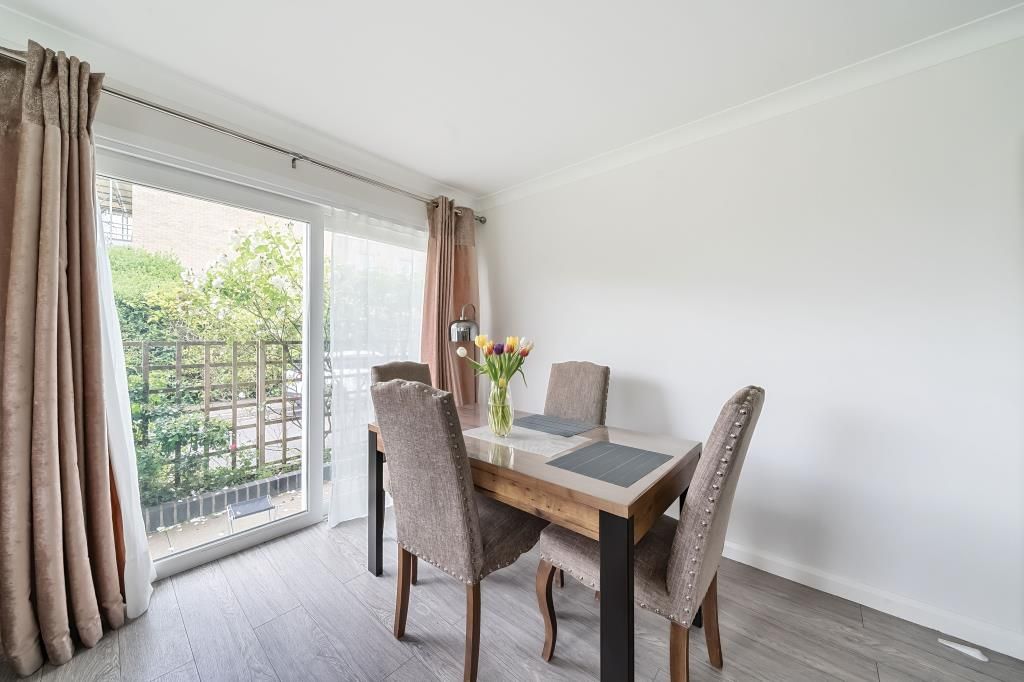 Property photo 3 of 10 Dining Area