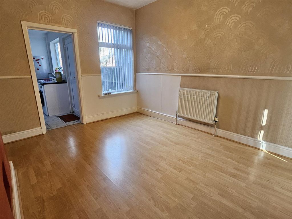 Property photo 3 of 12 Dining Room