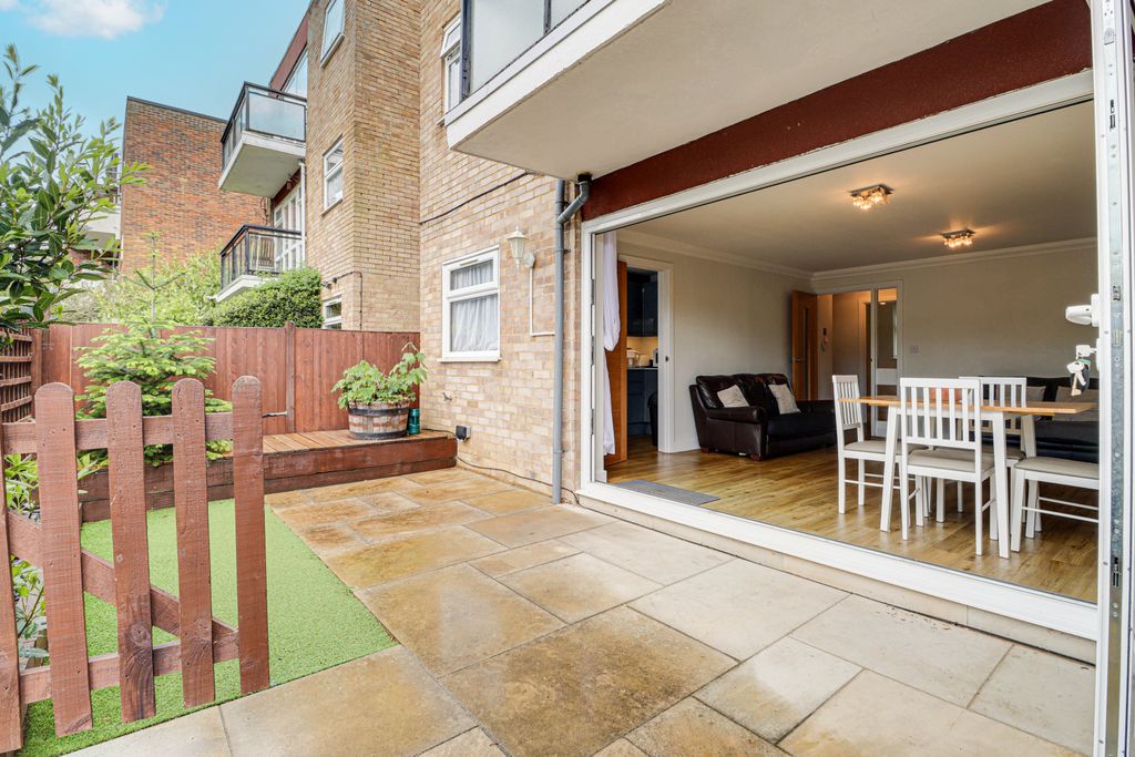 2 bed flat for saleMilton Road, Harpenden AL5