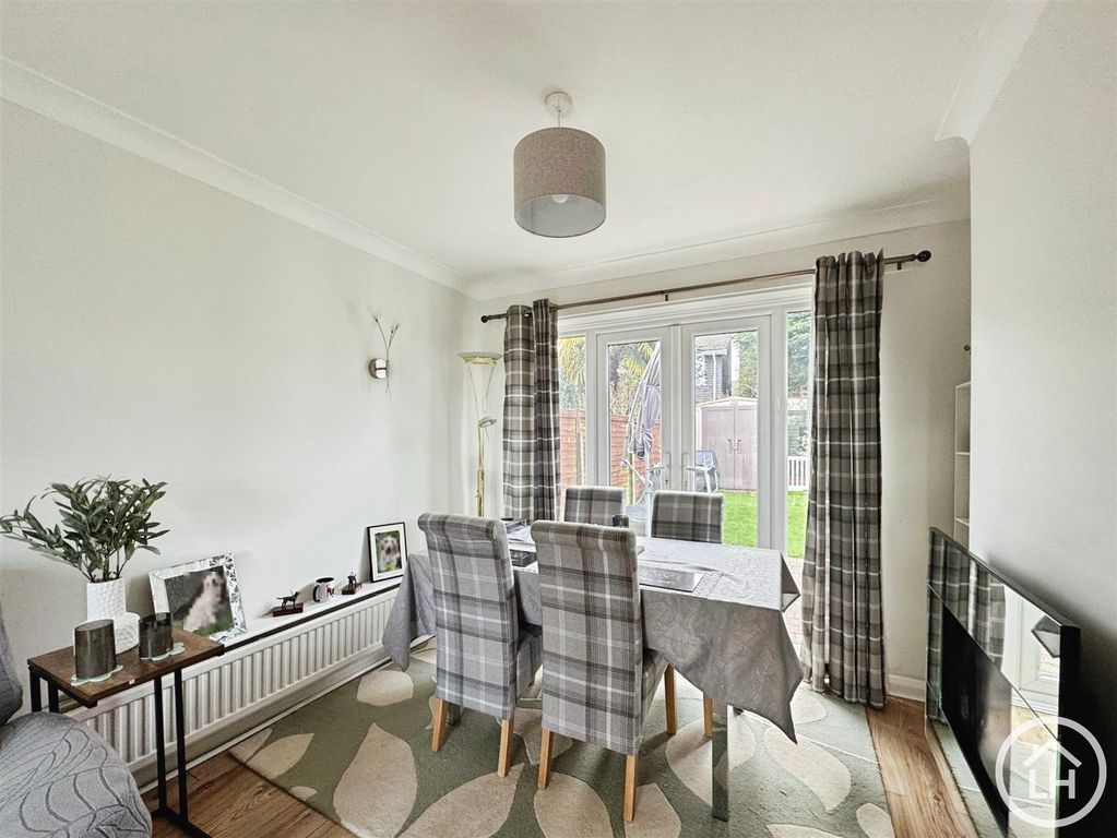 Property photo 3 of 16 Dining Room