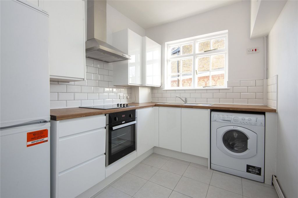 Property photo 2 of 8 Kitchen