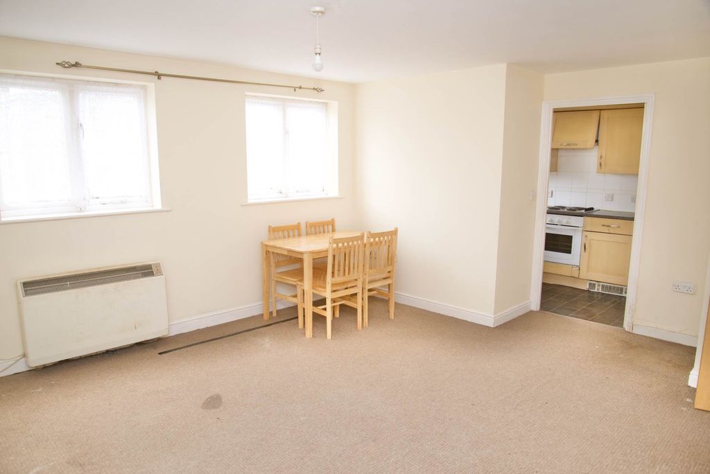 Property photo 3 of 8