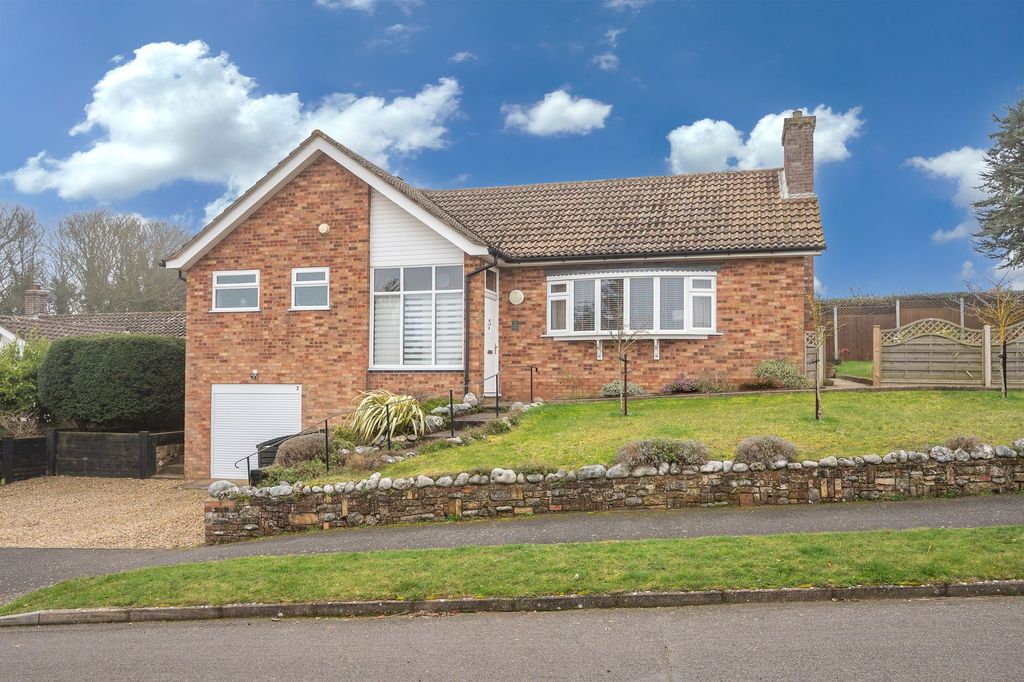 Property photo 1 of 34