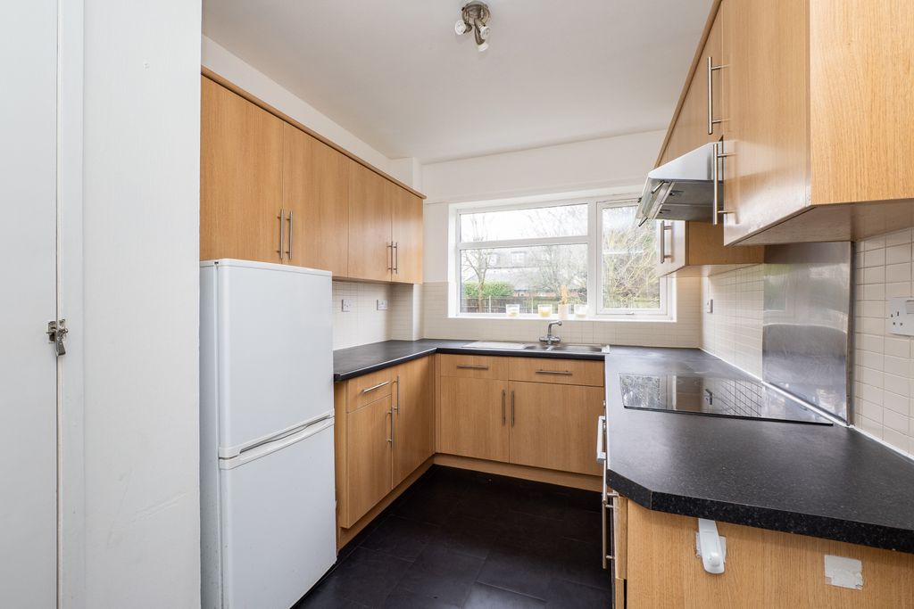 Property photo 2 of 17 Picture No. 24