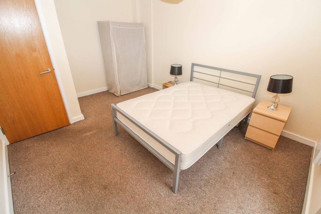 Property photo 3 of 9 Picture No. 12