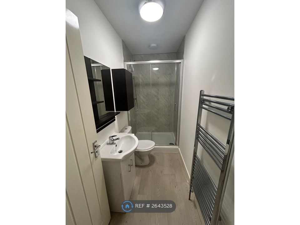 Property photo 2 of 12 Shower Room 2