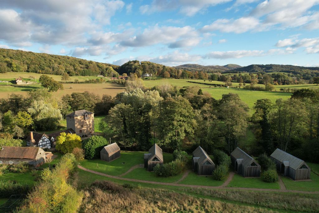 Property photo 2 of 36