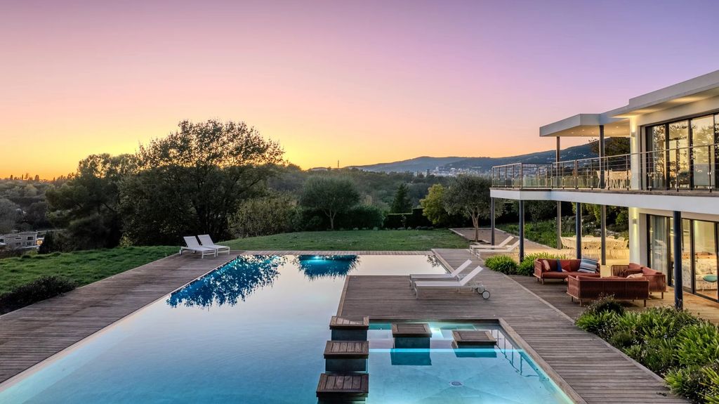 Property photo 1 of 24