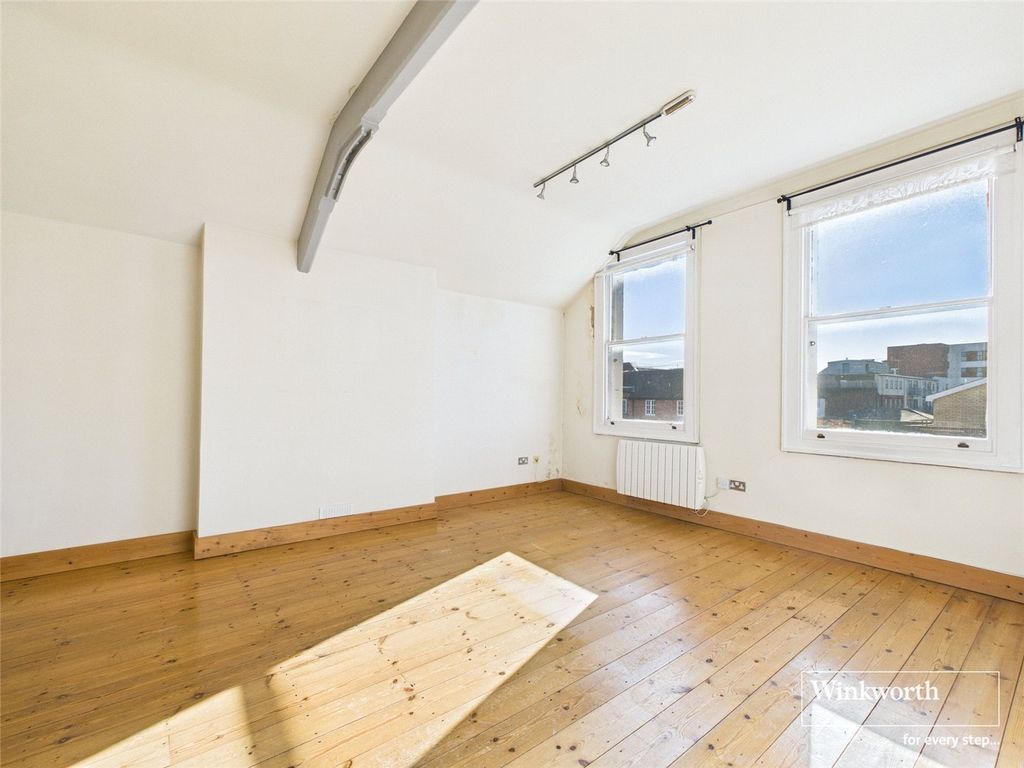 Property photo 2 of 8 Picture No. 16