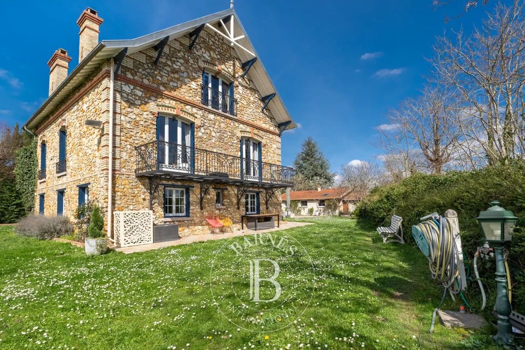 Property photo 1 of 20