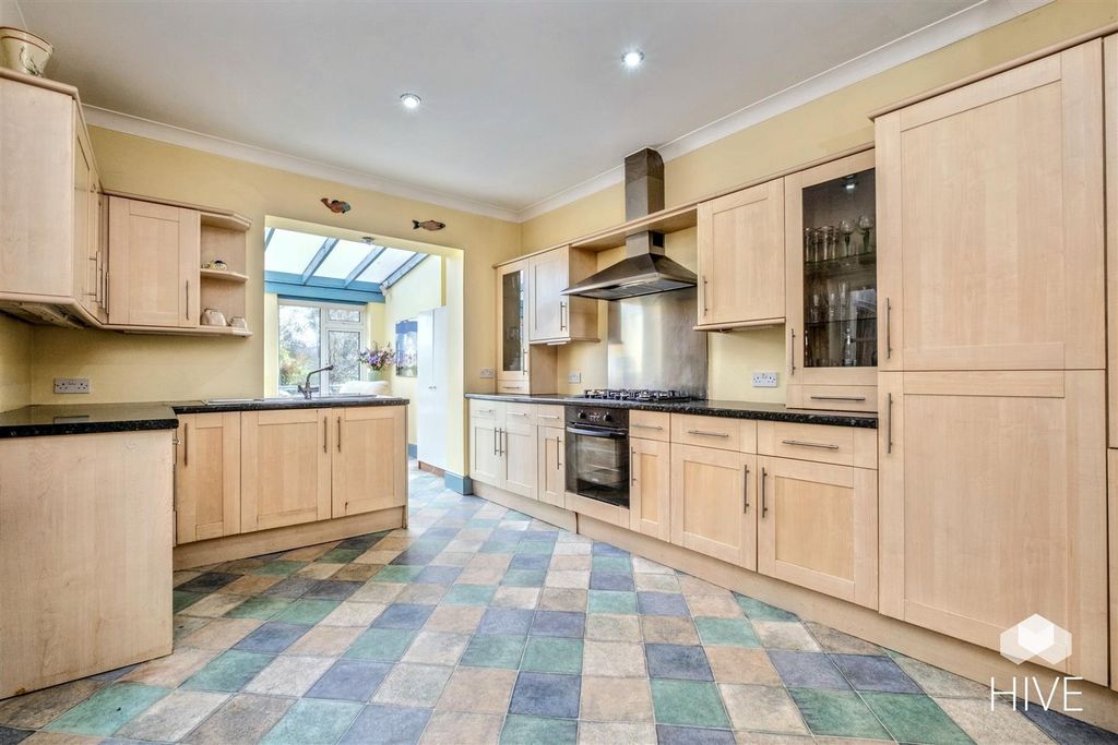 Property photo 2 of 29