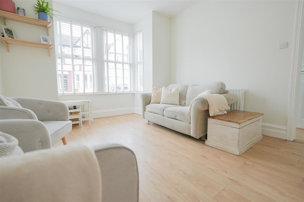 Property photo 2 of 28 004.Jpg