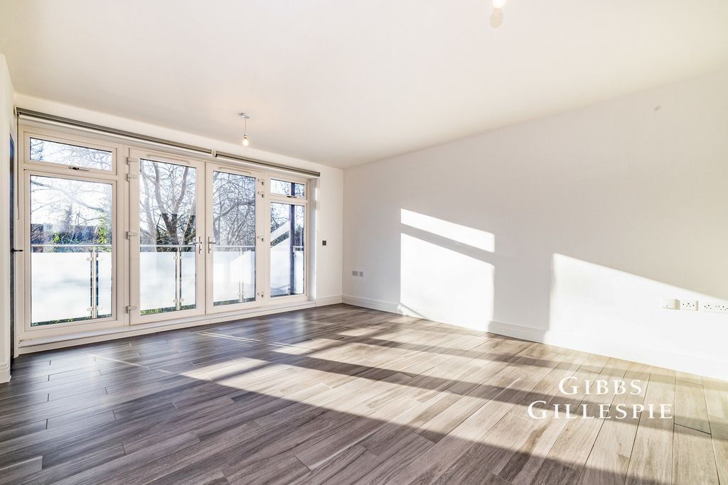 Property photo 2 of 14 Pbox-Img.Jpg