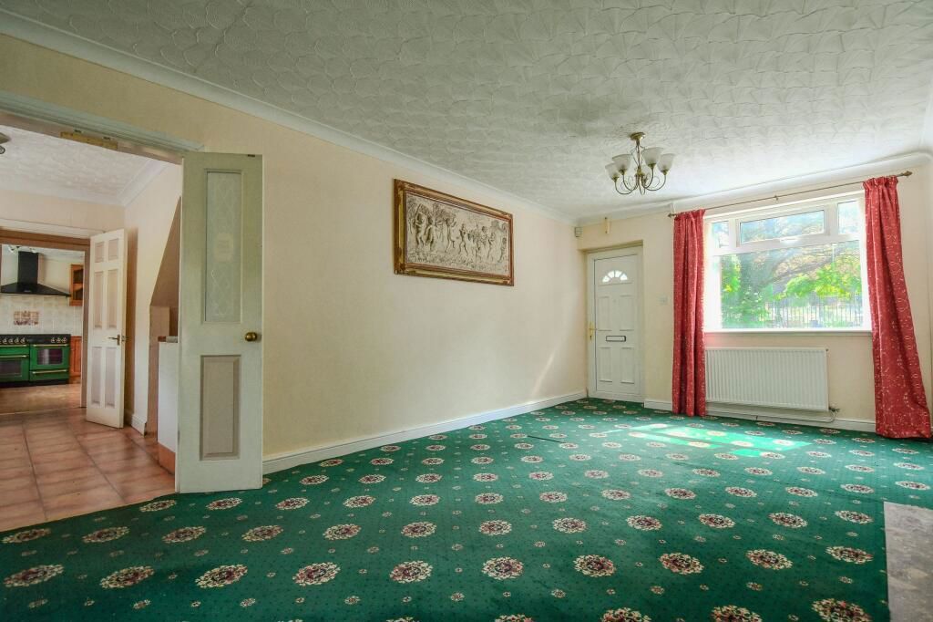 Property photo 2 of 32