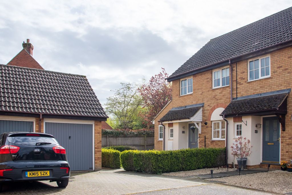 Property photo 2 of 17