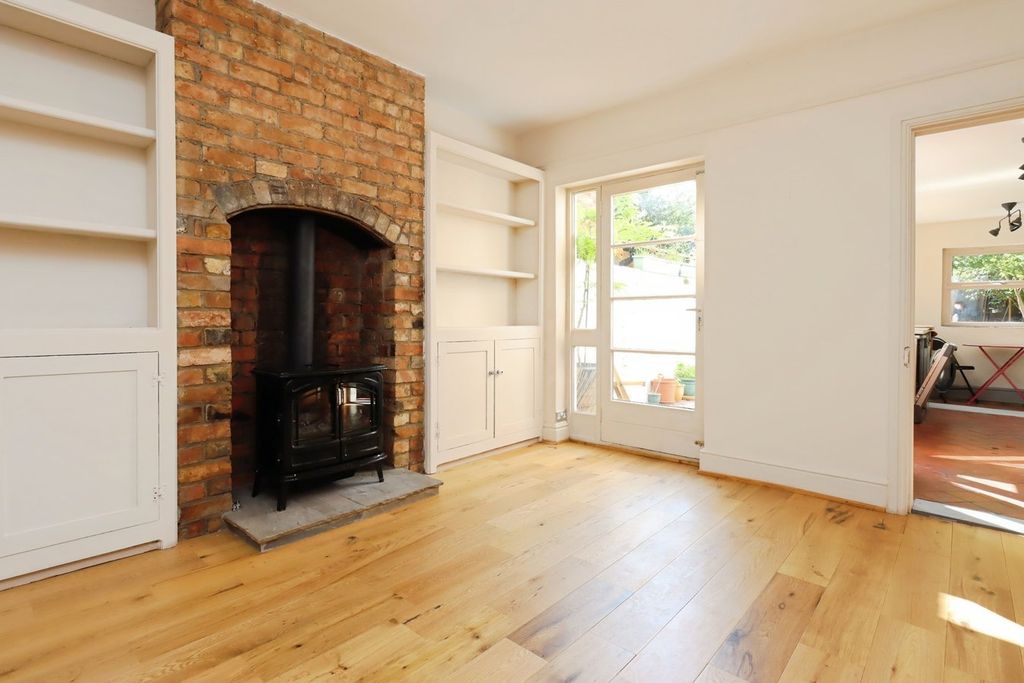 Property photo 3 of 19