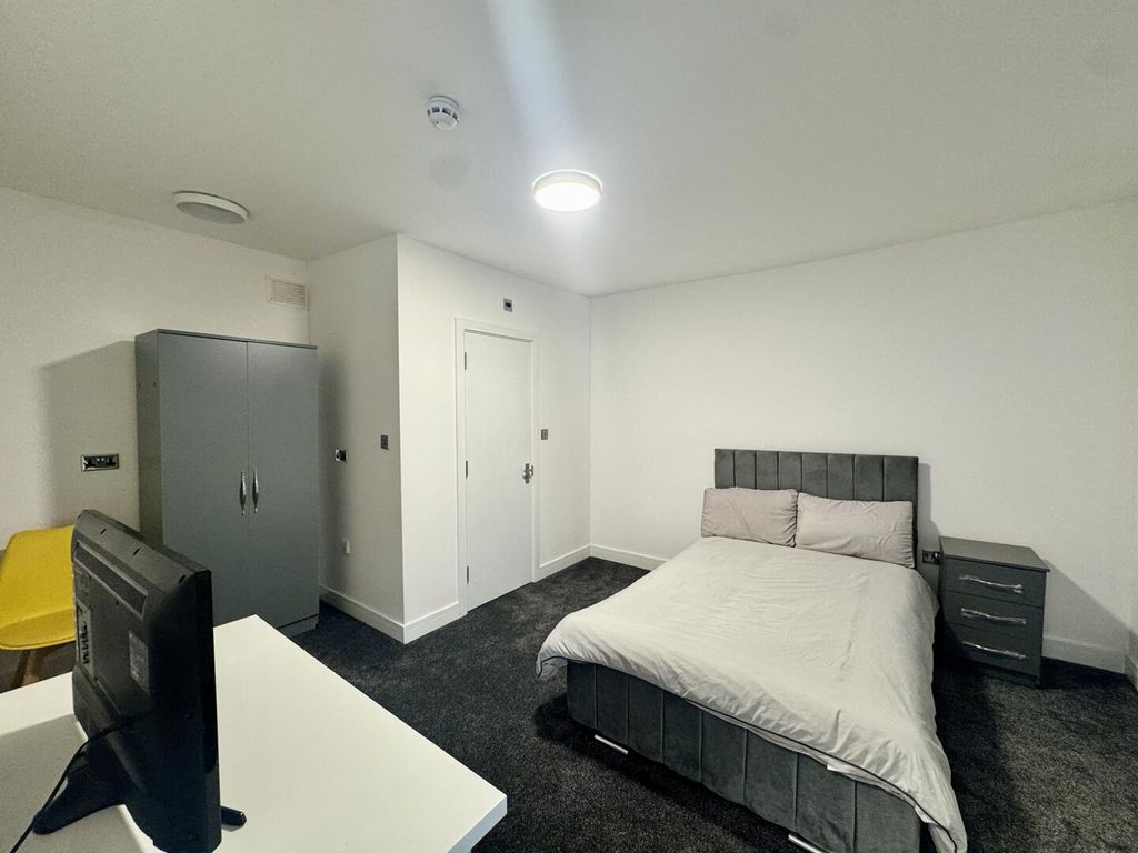 Property photo 2 of 7 Bedroom