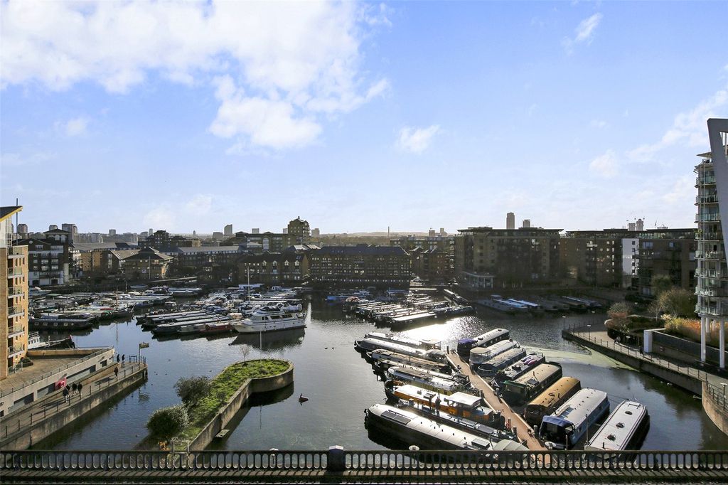 Property photo 2 of 28 Picture No. 19