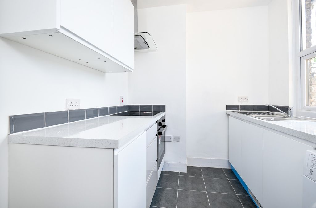 Property photo 3 of 5 Kitchen