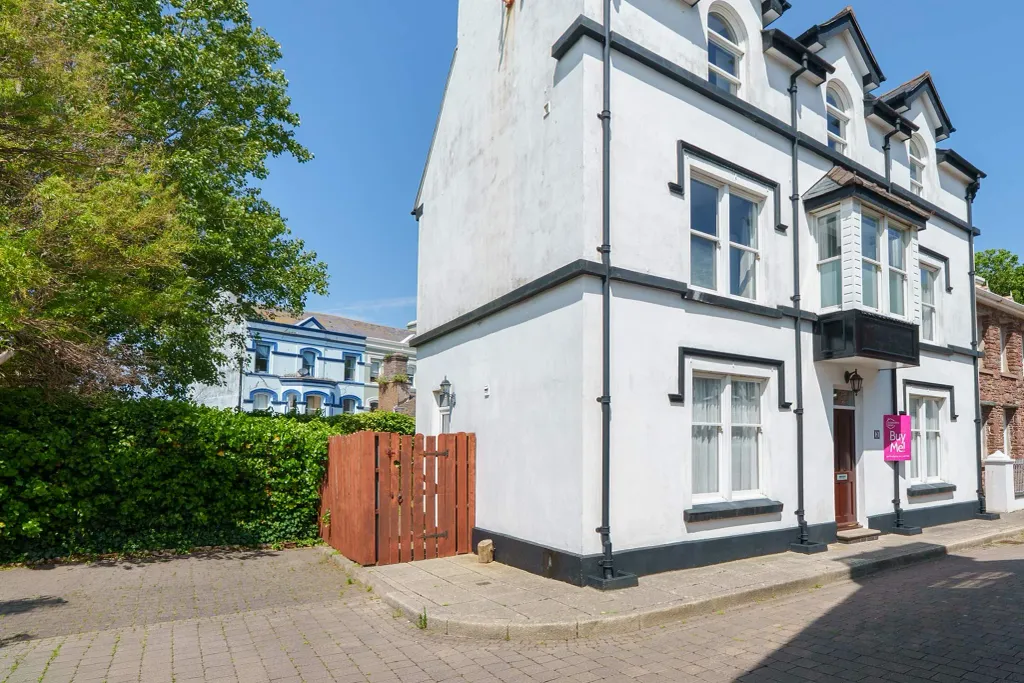 Property photo 3 of 27