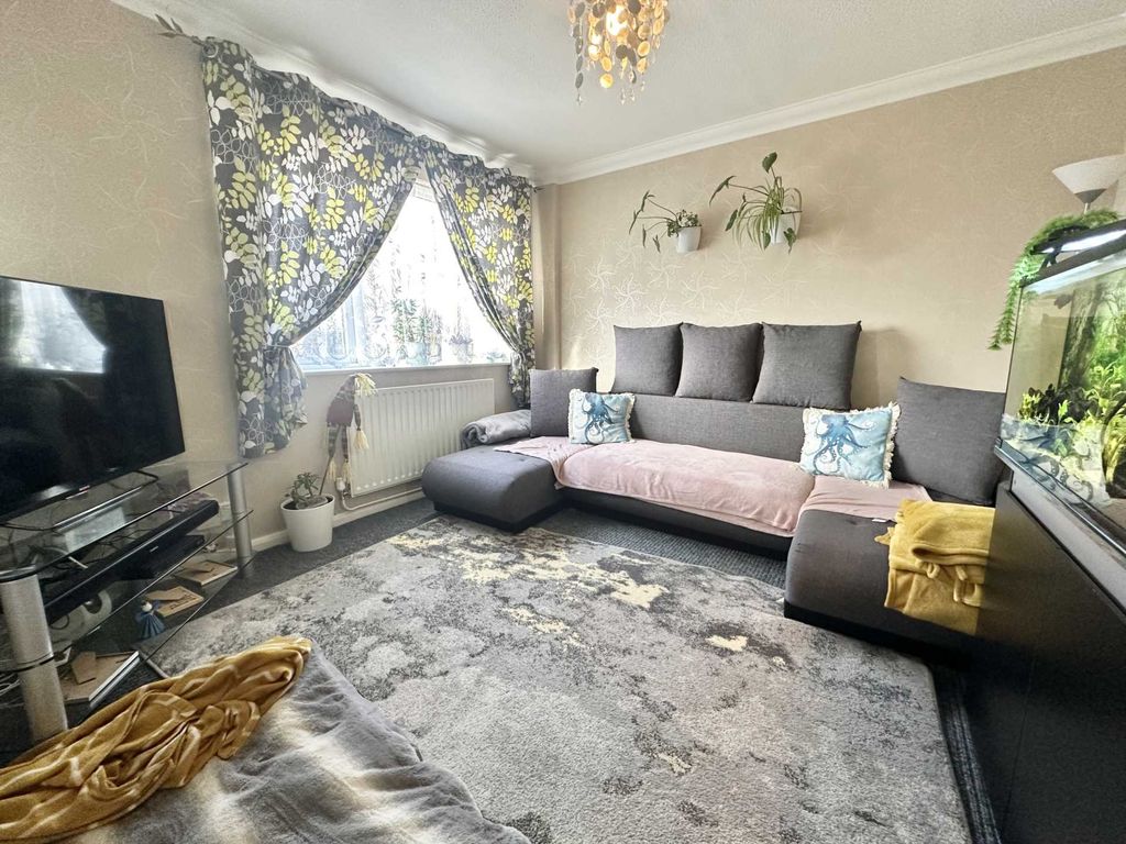 Property photo 3 of 16