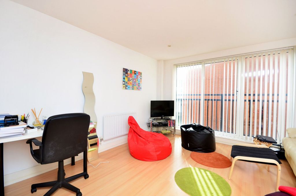 Property photo 1 of 5