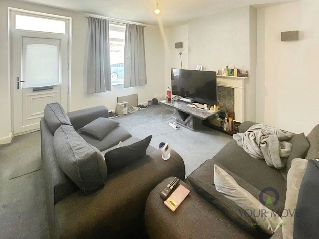 Property photo 2 of 11 Lounge