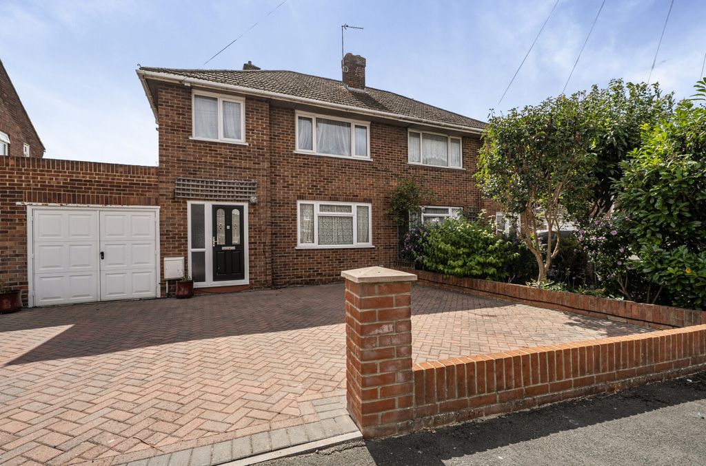 Property photo 1 of 13 14972821