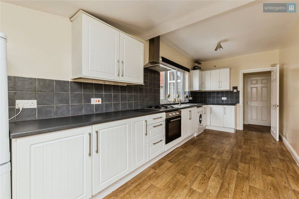 Property photo 2 of 16 Picture No. 31