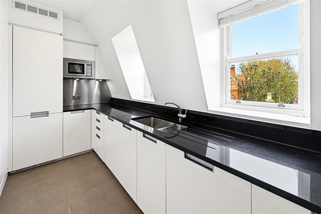 Property photo 2 of 11 Picture No. 15