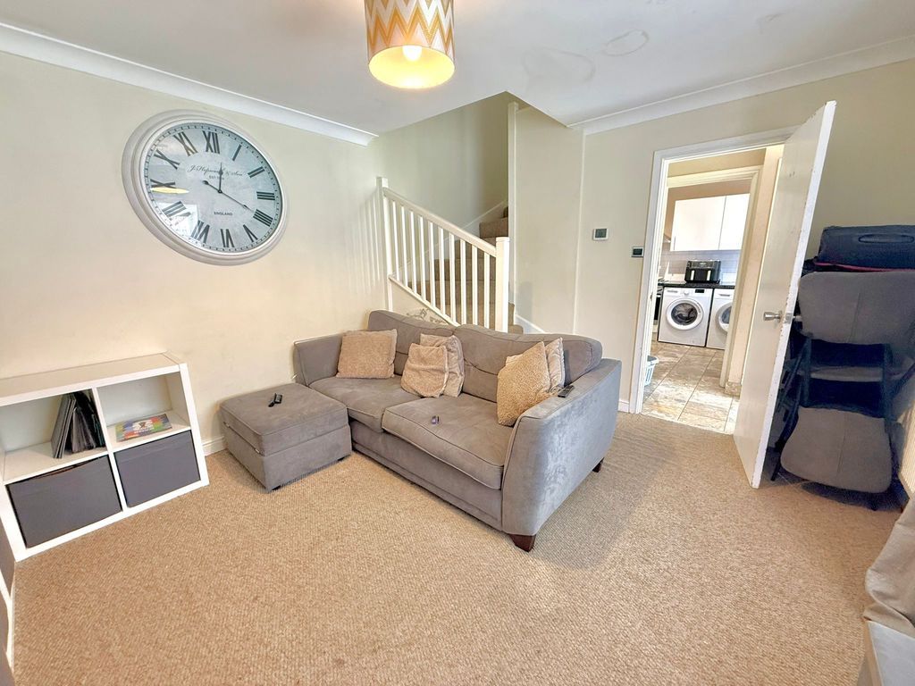 Property photo 2 of 10 Lounge