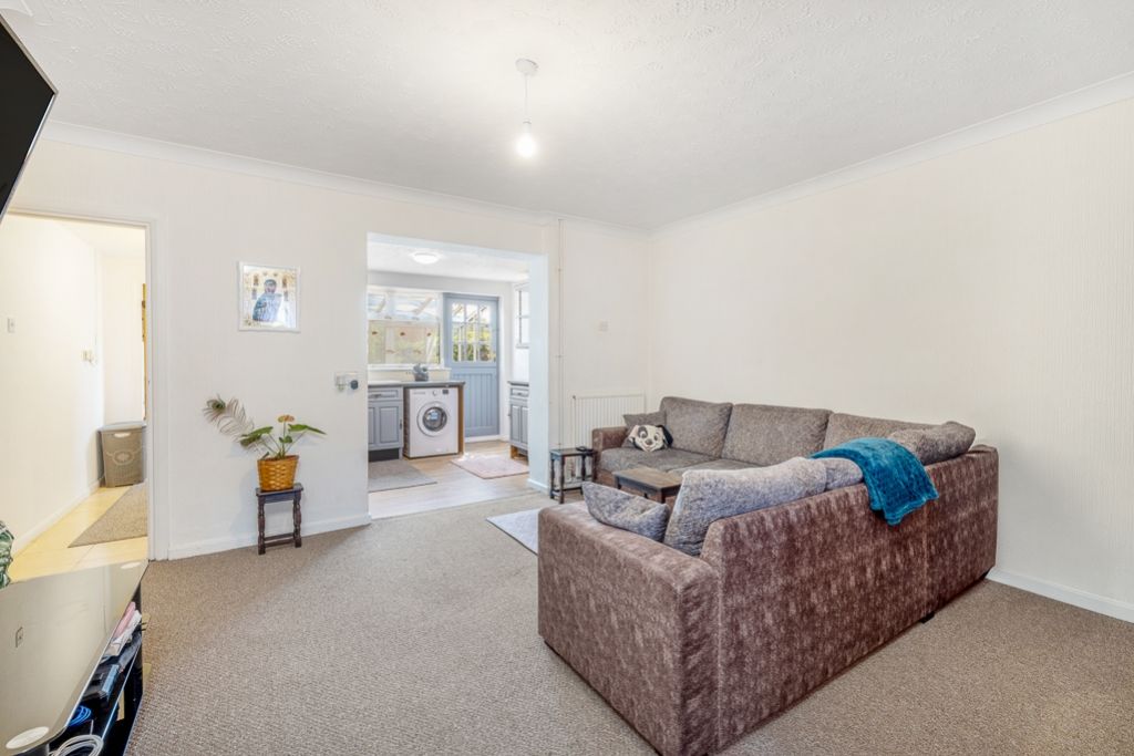 Property photo 3 of 21 172 Queens Road (Spalding)-11