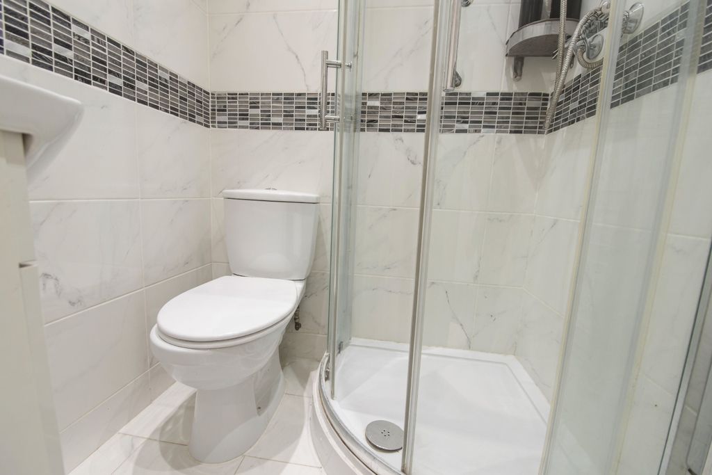 Property photo 2 of 5 98Znd
