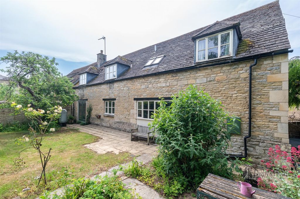 Property photo 1 of 37