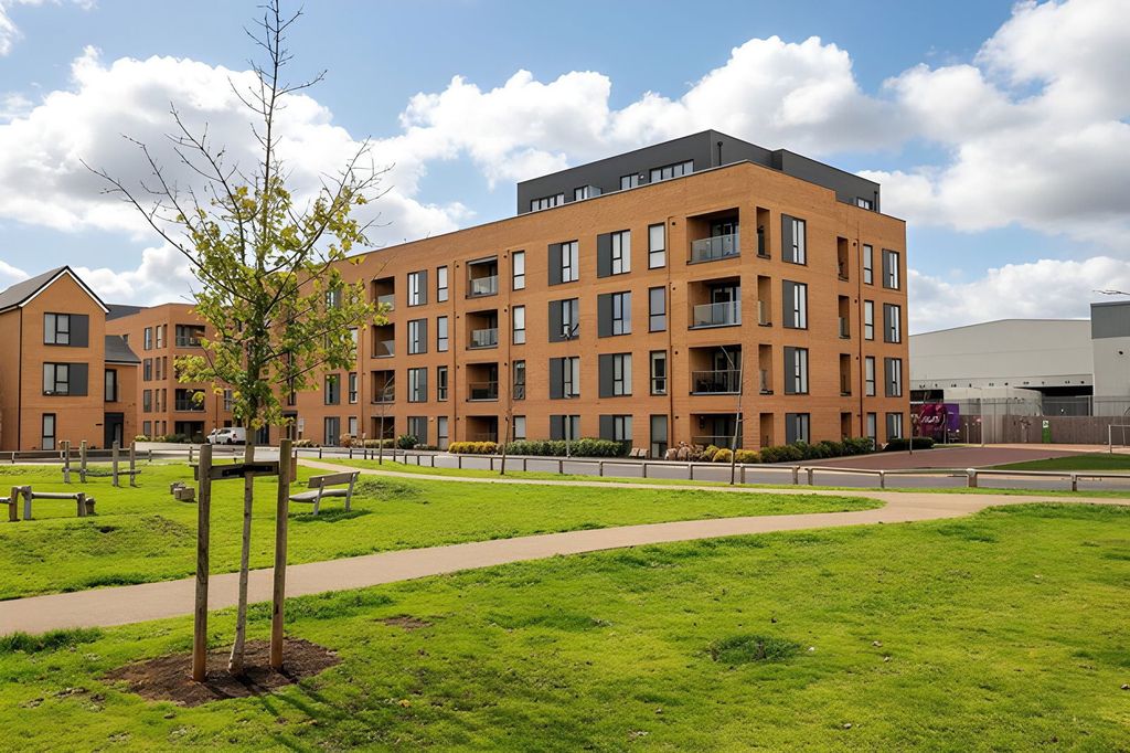 Property photo 1 of 28