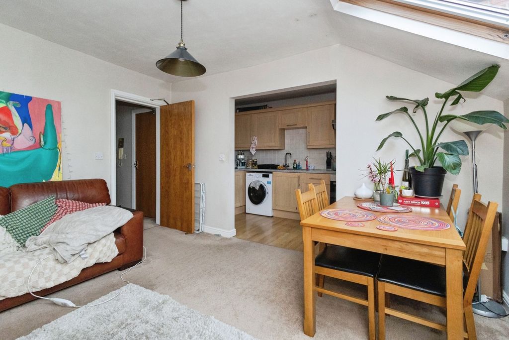 Property photo 3 of 15 Pbox-Img.Jpg