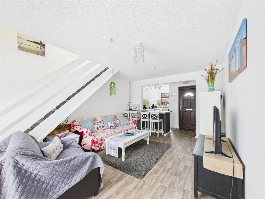 Property photo 3 of 11 Cam02295G0-Pr0281-Still001.Jpg