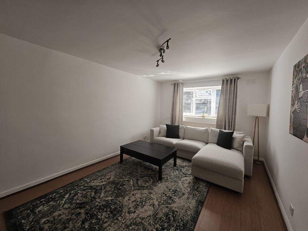 Property photo 1 of 4