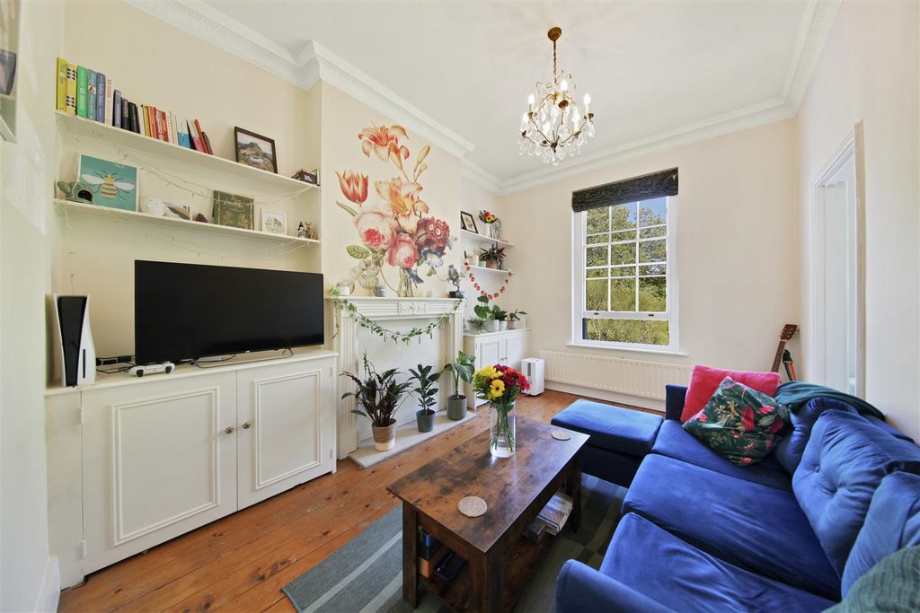 Property photo 1 of 12 11 Elderwood Place - Jheb7Ie2Fu1Rxtwzzuuw.Jpg
