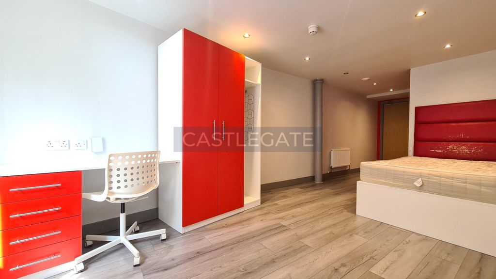 Property photo 1 of 7 Dundas Works Flat 10 Room 2 (4)